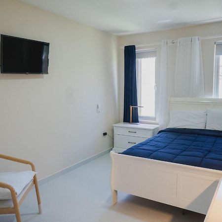 Pavia'S Centerpoint Oasis Apartamento Oranjestad Exterior foto