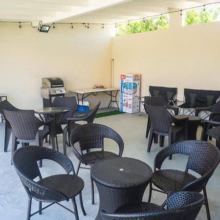 Pavia'S Centerpoint Oasis Apartamento Oranjestad Exterior foto