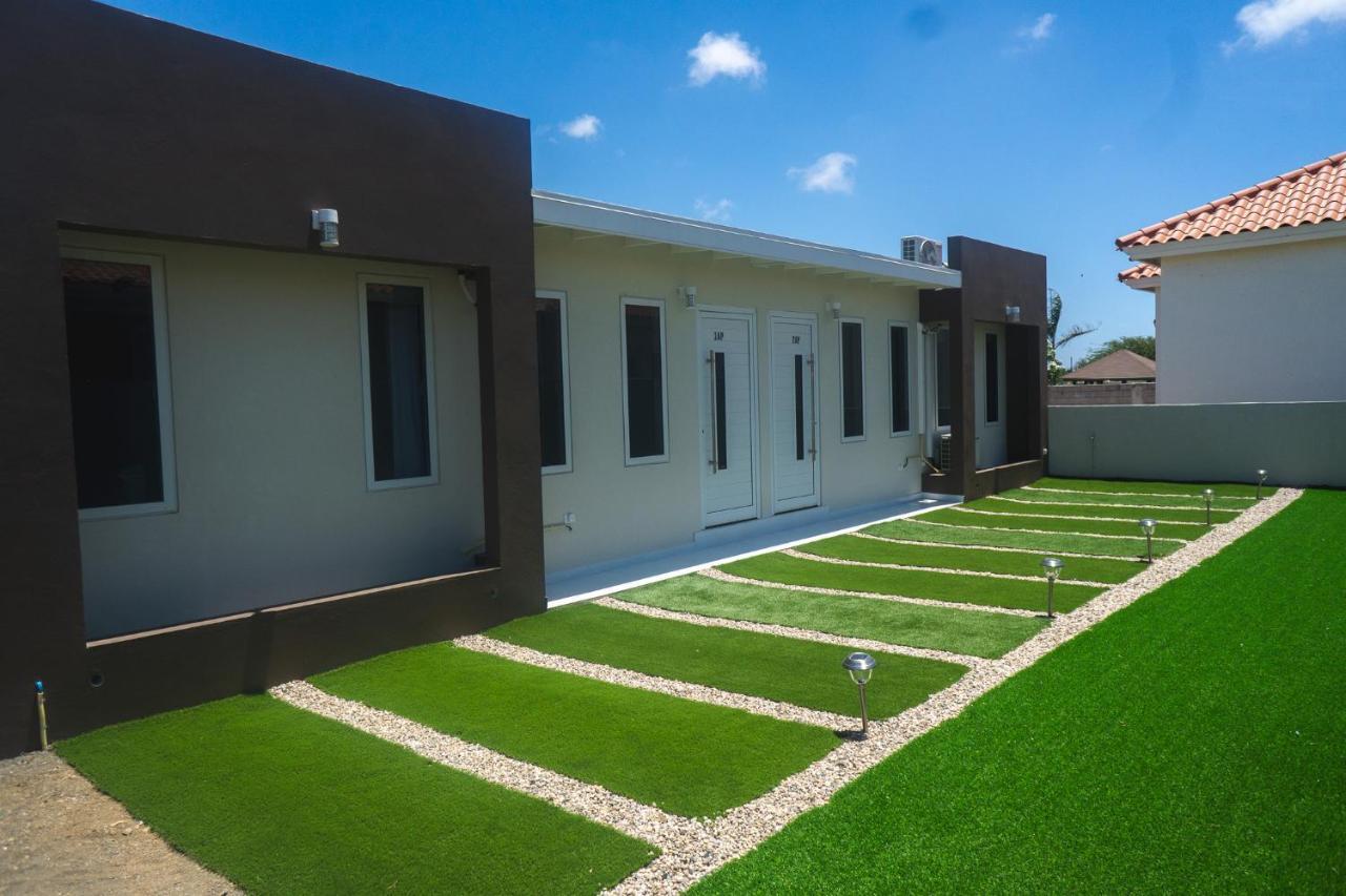 Pavia'S Centerpoint Oasis Apartamento Oranjestad Exterior foto